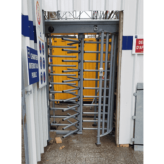 Torno de acceso a una obra Torno de acceso a una obra